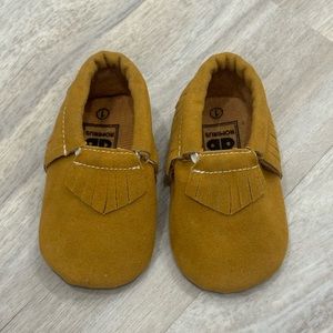 New Romirus Moccasins Size 1 Baby Shoes Slip-On Tan size 1